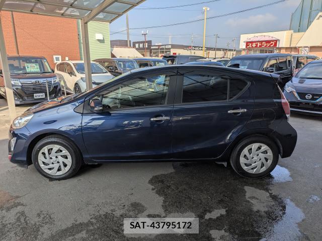 Toyota AQUA 2016-09 8282692-11