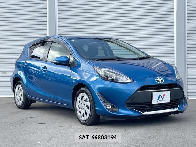 Toyota AQUA 2017-11 8282856-14