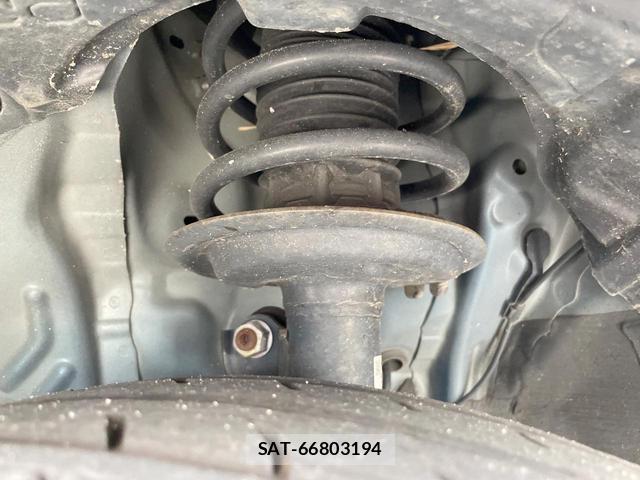 Toyota AQUA 2017-11 8282856-18