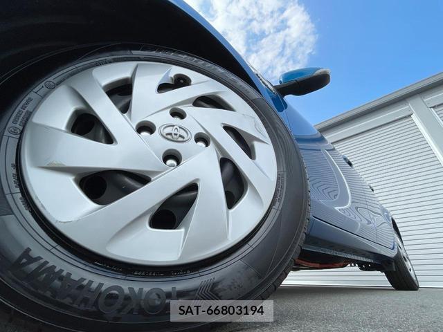 Toyota AQUA 2017-11 8282856-19