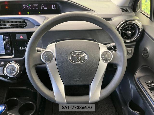 Toyota AQUA 2015-09 8283019-11