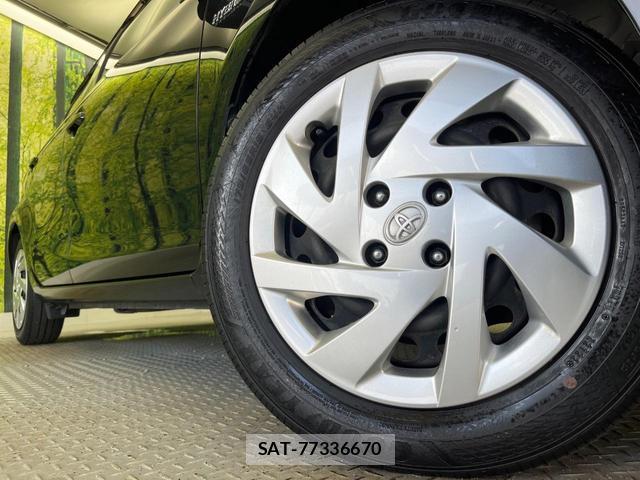 Toyota AQUA 2015-09 8283019-13