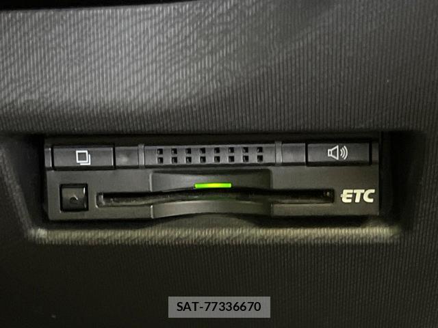 Toyota AQUA 2015-09 8283019-6