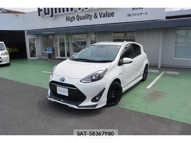 Toyota AQUA 2017-10 8283240-15
