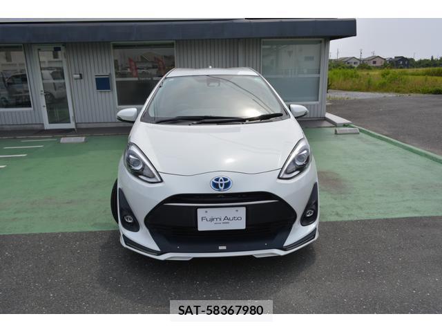 Toyota AQUA 2017-10 8283240-16