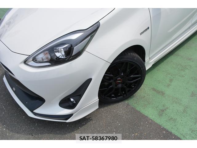 Toyota AQUA 2017-10 8283240-19