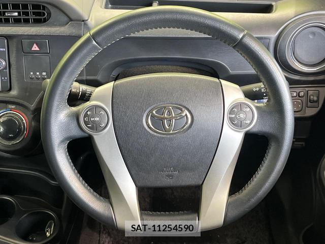 Toyota AQUA 2014-05 8283271-10