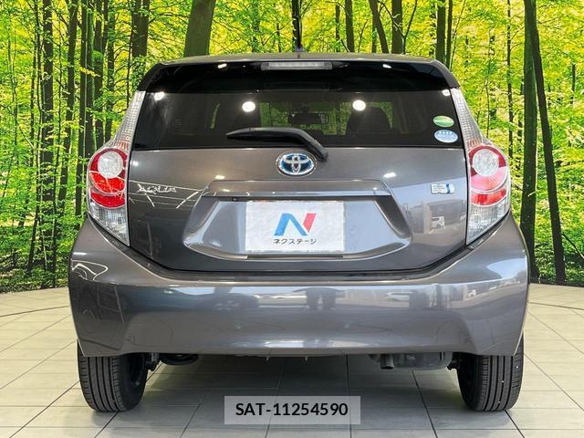 Toyota AQUA 2014-05 8283271-14