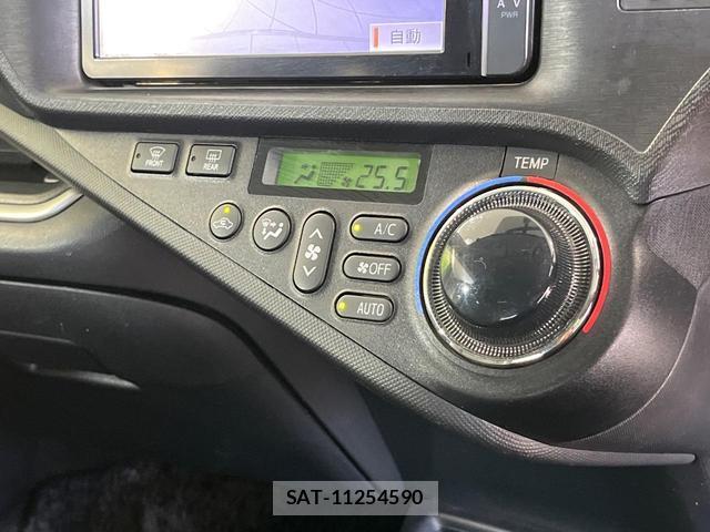 Toyota AQUA 2014-05 8283271-5