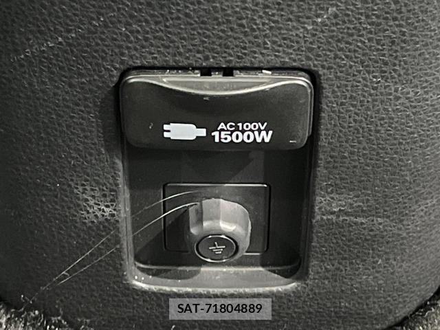 Toyota AQUA 2023-07 8283278-6