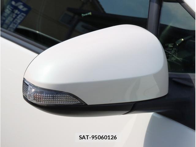 Toyota AQUA 2017-05 8283411-14
