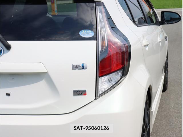 Toyota AQUA 2017-05 8283411-17