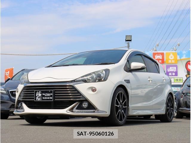 Toyota AQUA 2017-05 8283411-5