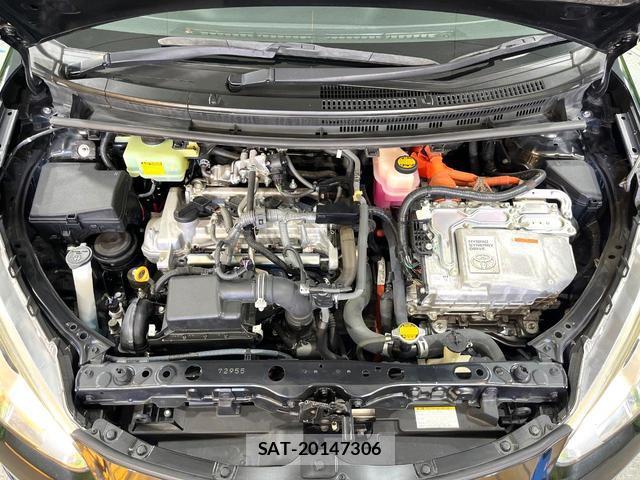 Toyota AQUA 2015-08 8283482-16