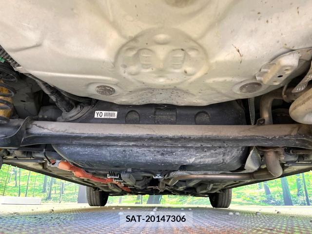 Toyota AQUA 2015-08 8283482-17