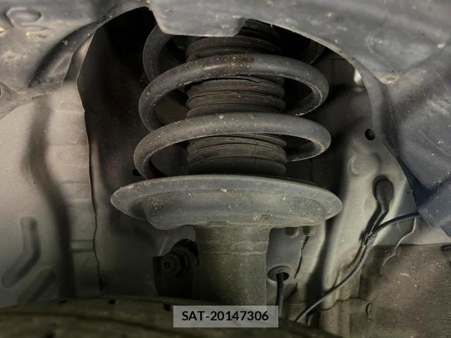 Toyota AQUA 2015-08 8283482-18