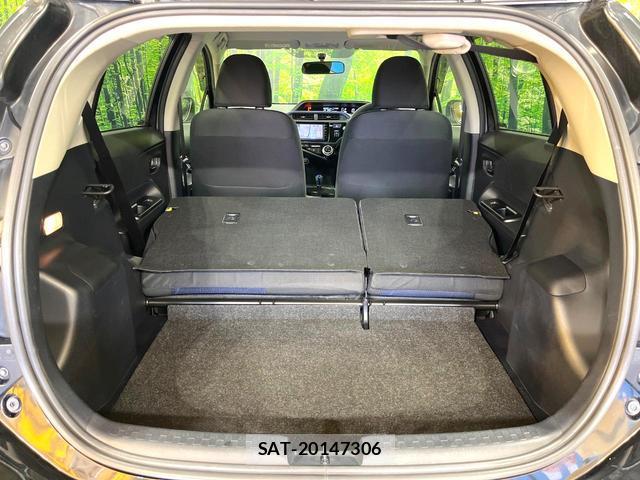 Toyota AQUA 2015-08 8283482-8