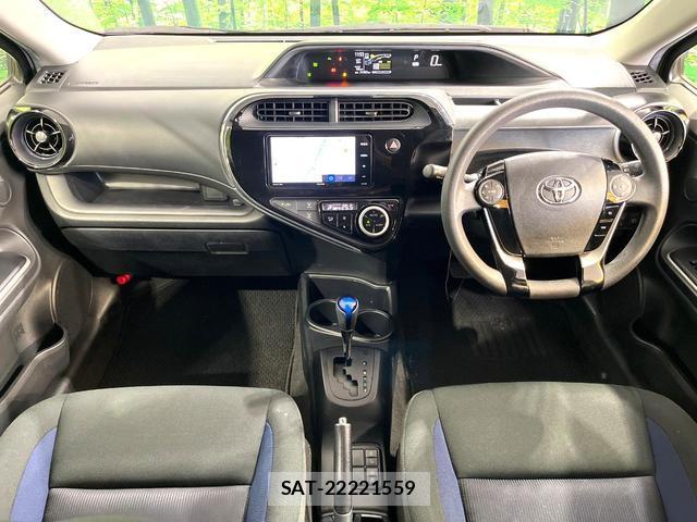 Toyota AQUA 2018-07 8283485-1