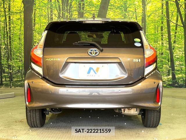 Toyota AQUA 2018-07 8283485-14
