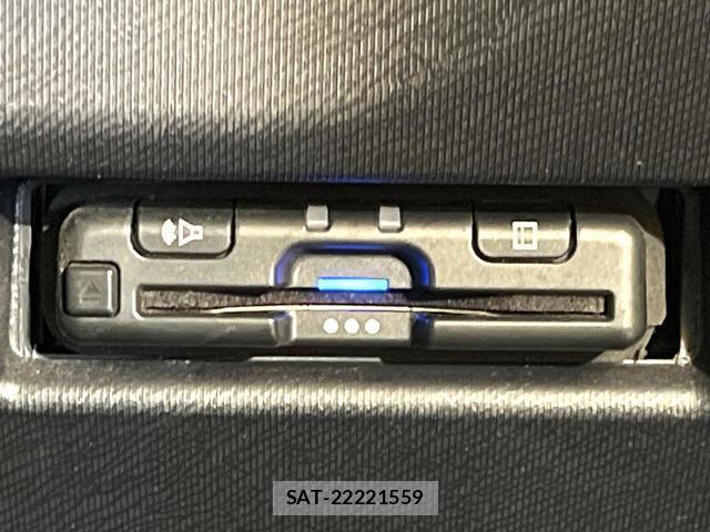 Toyota AQUA 2018-07 8283485-4