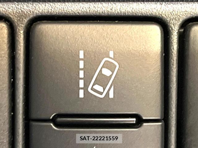 Toyota AQUA 2018-07 8283485-6