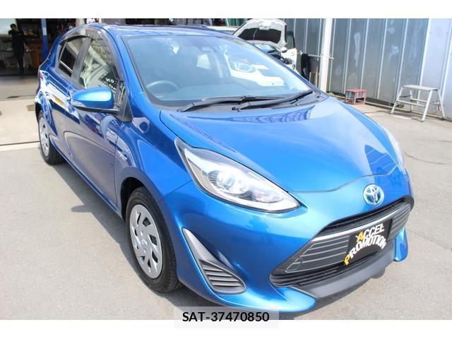 Toyota AQUA 2018-02 8283515-0