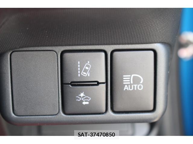 Toyota AQUA 2018-02 8283515-10