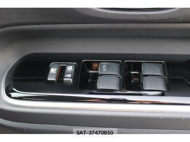 Toyota AQUA 2018-02 8283515-11