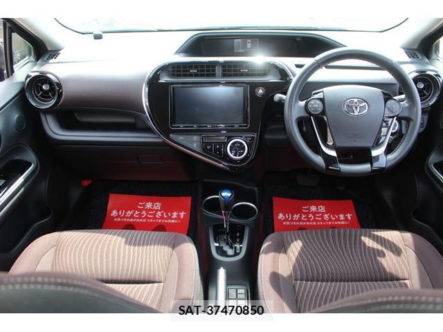 Toyota AQUA 2018-02 8283515-2