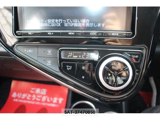 Toyota AQUA 2018-02 8283515-6