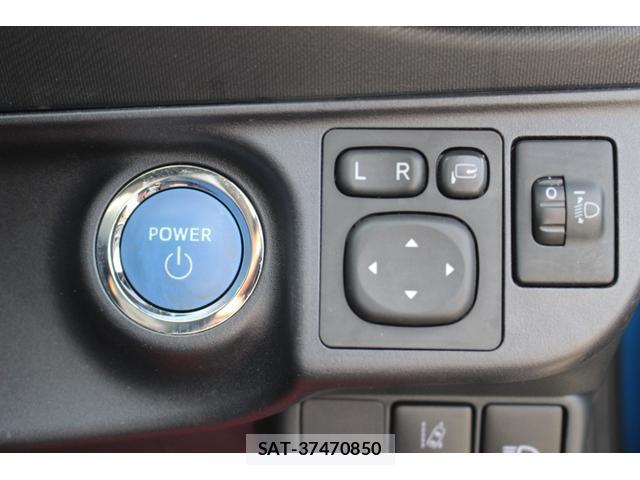 Toyota AQUA 2018-02 8283515-9