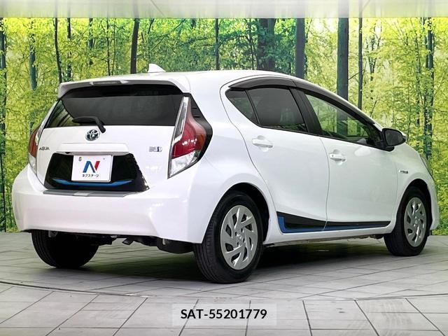 Toyota AQUA 2017-03 8283609-16