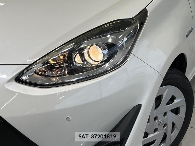 Toyota AQUA 2018-12 8283658-11