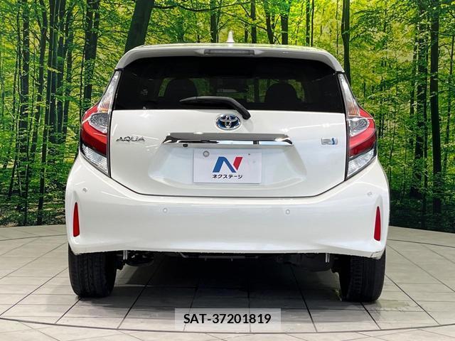 Toyota AQUA 2018-12 8283658-14