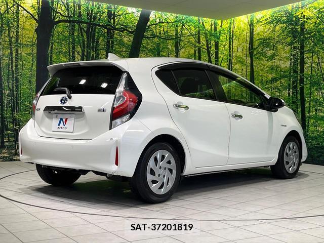 Toyota AQUA 2018-12 8283658-16