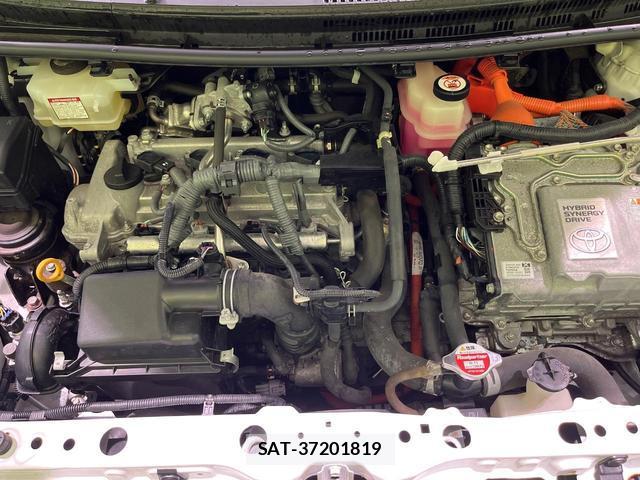 Toyota AQUA 2018-12 8283658-17