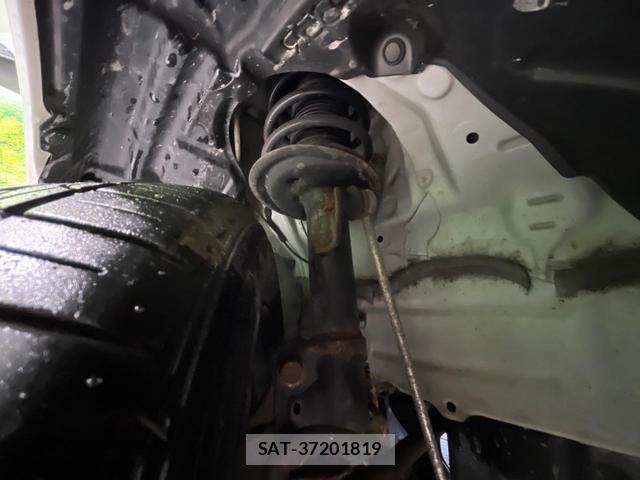 Toyota AQUA 2018-12 8283658-19