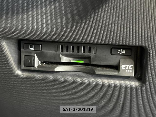 Toyota AQUA 2018-12 8283658-6