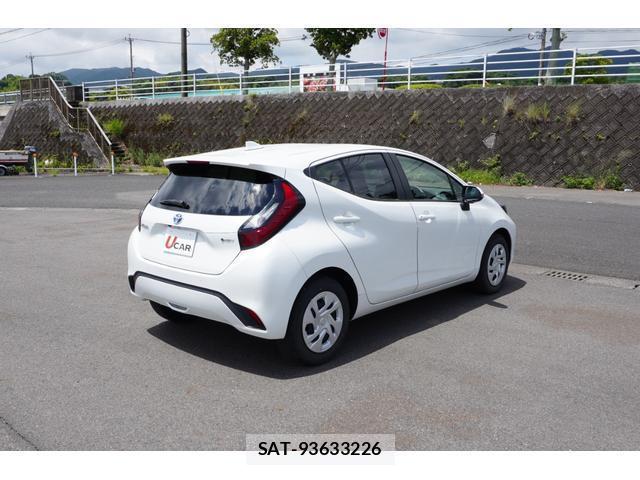 Toyota AQUA 2024-07 8283744-1