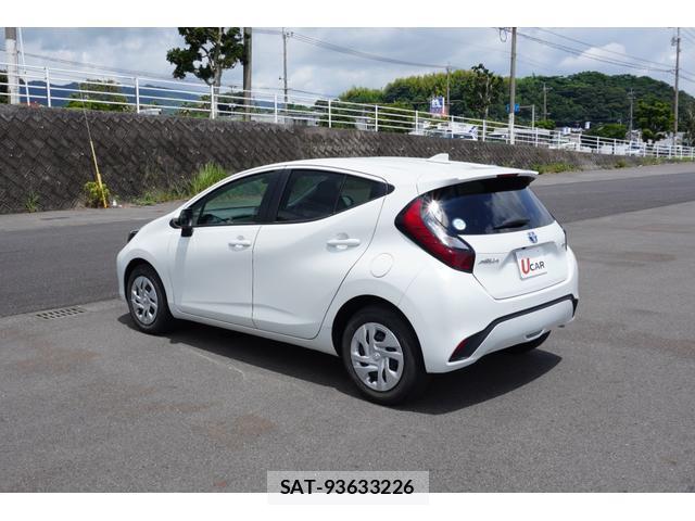 Toyota AQUA 2024-07 8283744-3