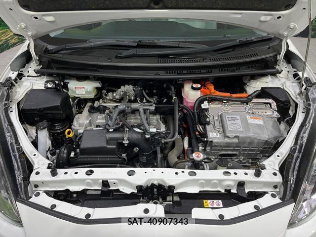 Toyota AQUA 2020-06 8283812-17