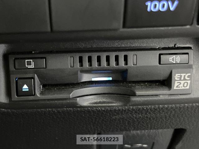 Toyota AQUA 2023-02 8284013-6