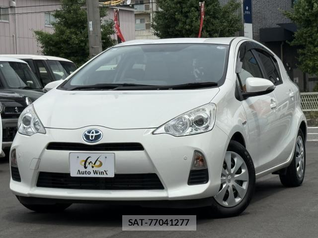 Toyota AQUA 2012-09 8284097-0