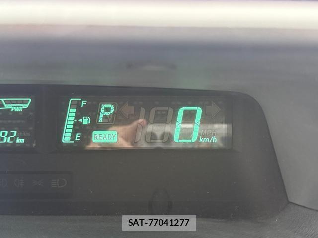 Toyota AQUA 2012-09 8284097-15