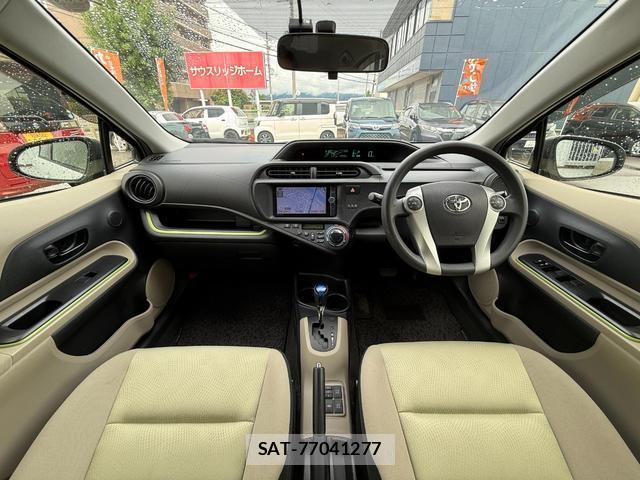 Toyota AQUA 2012-09 8284097-5