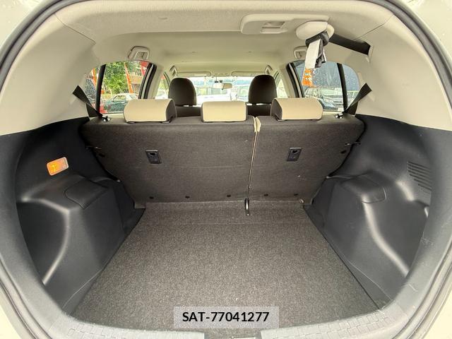 Toyota AQUA 2012-09 8284097-9