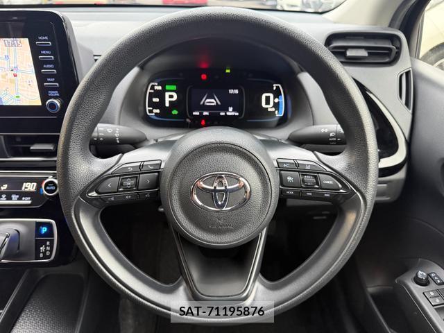 Toyota AQUA 2022-06 8284098-11