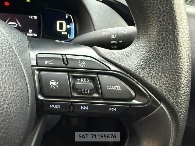 Toyota AQUA 2022-06 8284098-13