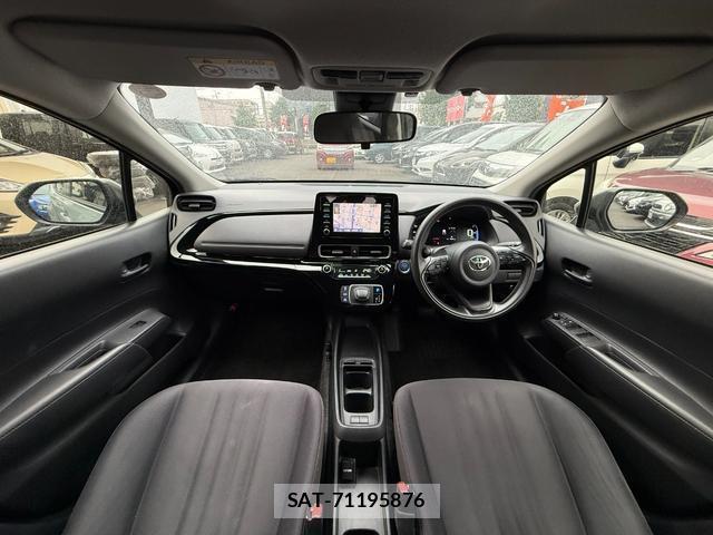 Toyota AQUA 2022-06 8284098-5