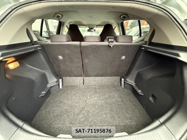 Toyota AQUA 2022-06 8284098-8